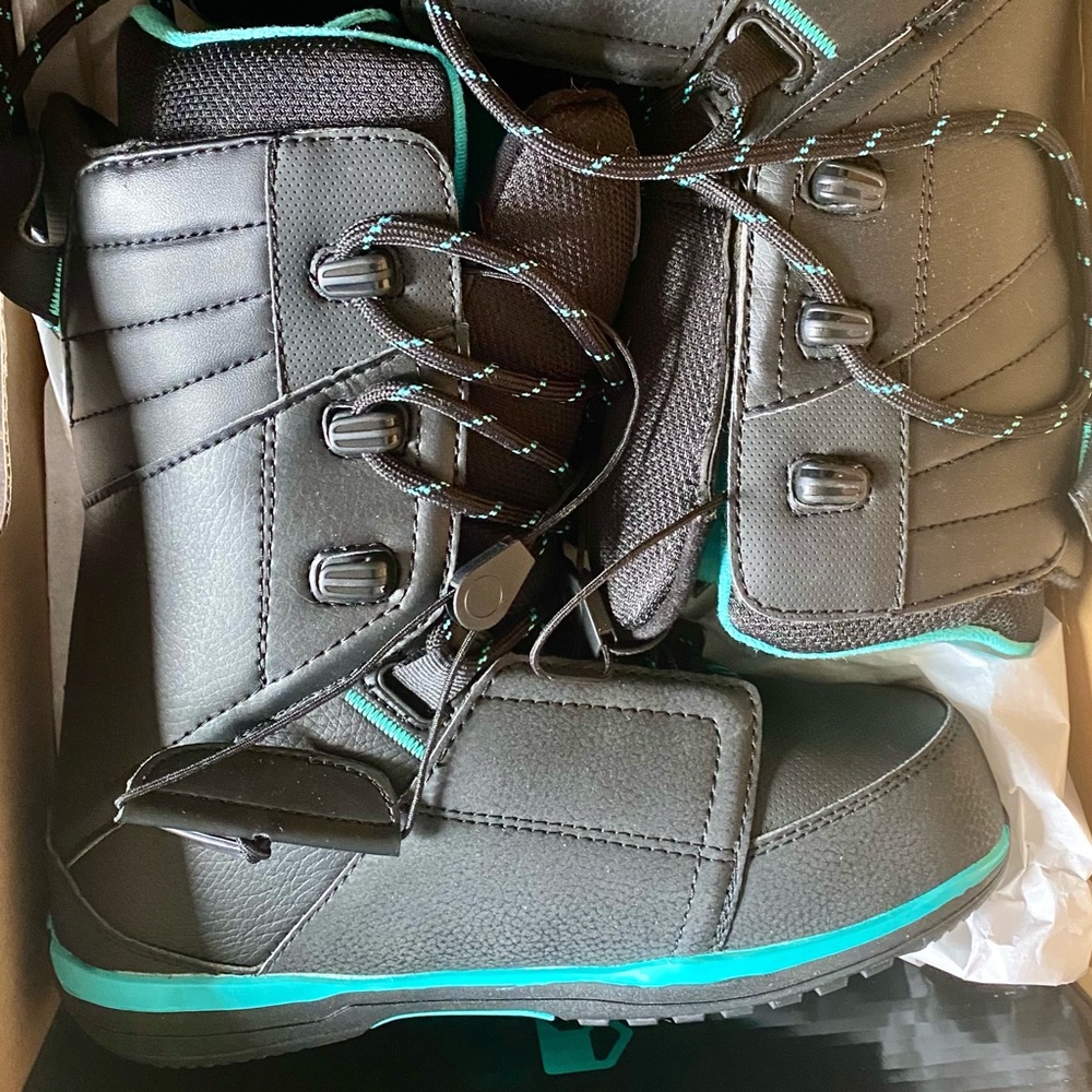 Liquid Snowboarding Boots - NWT